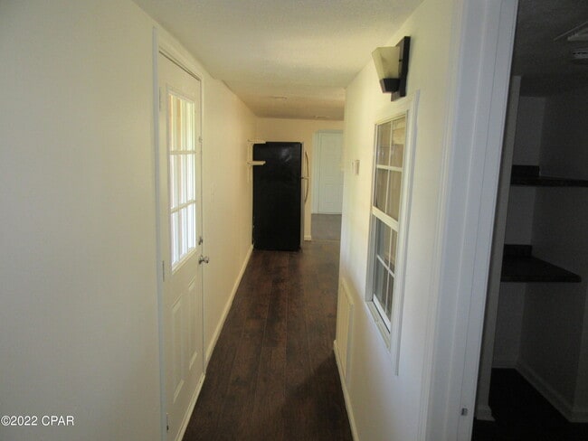 Building Photo - 237 Helen Ave