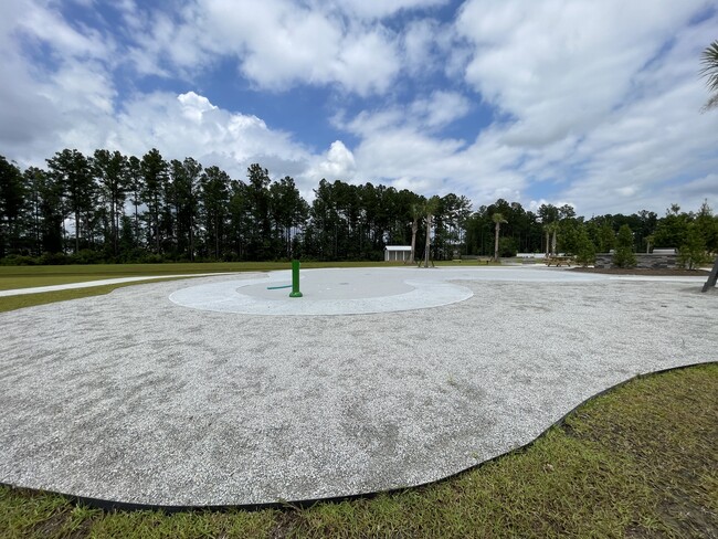 Splash pad - 421 Cedarview Rd