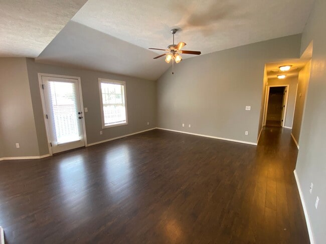Building Photo - 4382 W Loren St
