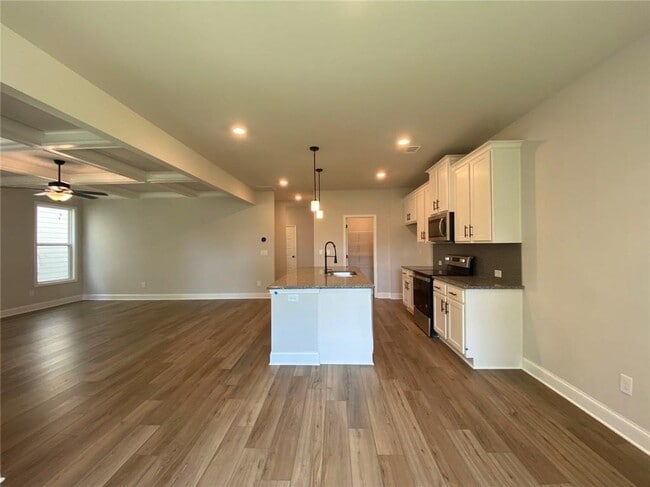 Building Photo - 5037 Silver Fox Trl