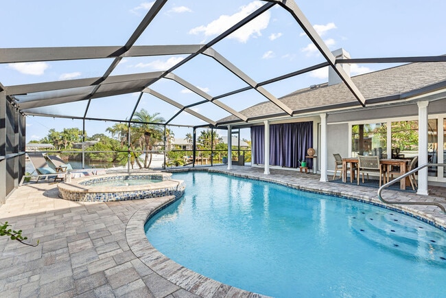 Building Photo - 6611 Surfside Blvd