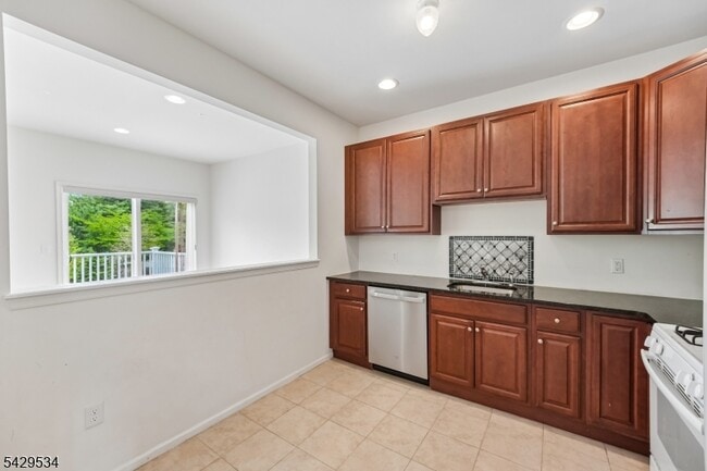 Building Photo - 26 DeCroce Ct