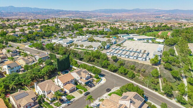 Building Photo - Executive 5-Bedroom Pool Home with Dual Master Suites in Stevenson Ranch