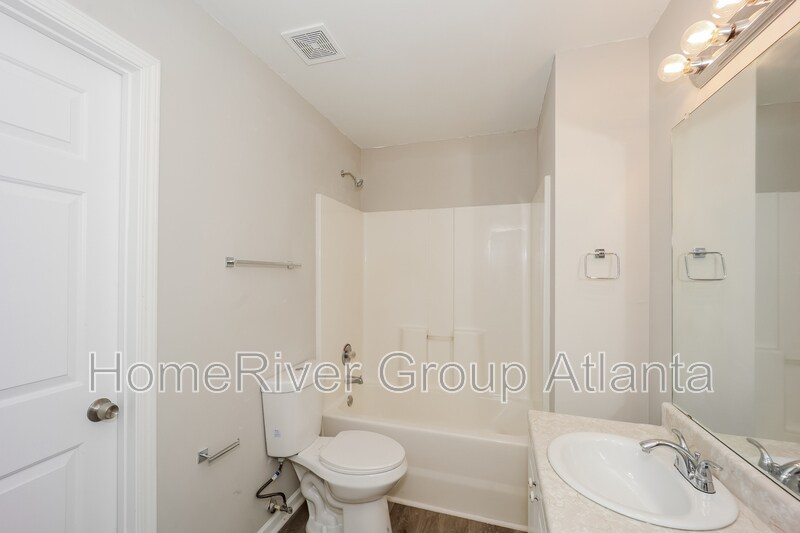 Building Photo - 4050 Robin Cir