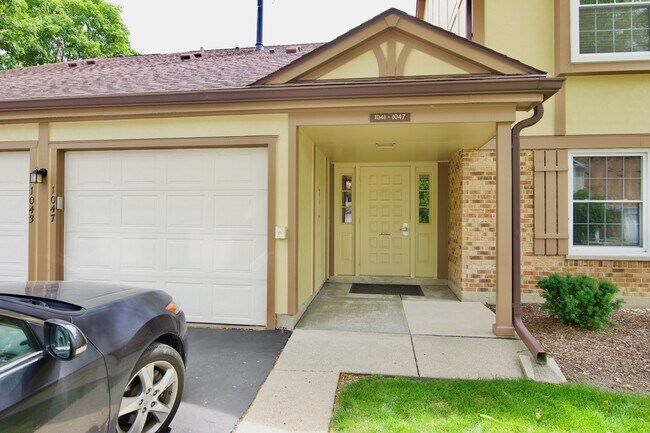 Primary Photo - 1045 Auburn Ln