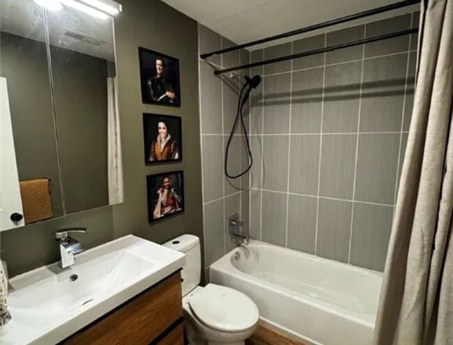 Building Photo - 1739 Creek Ct