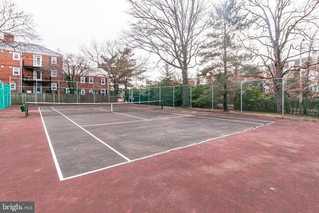 Building Photo - 2961 S Columbus St