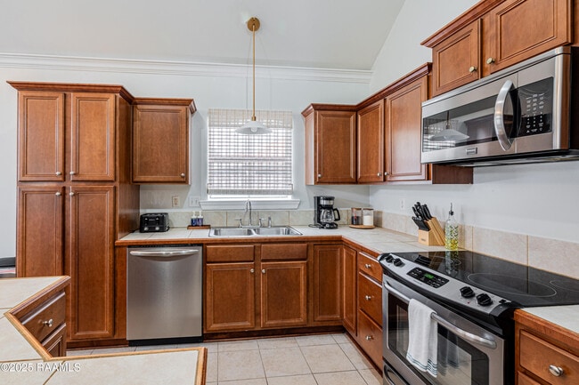 Building Photo - 130 Windermere Cir