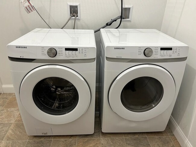 Building Photo - 31 Albert St