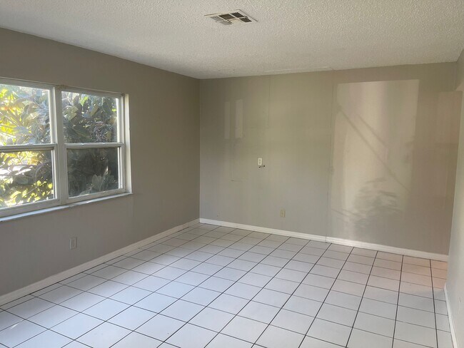 Building Photo - 5281 Bamboo Pl