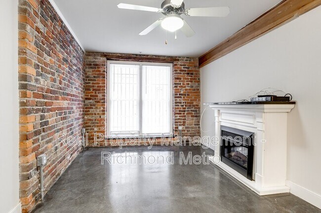 Primary Photo - 1321 1/2 E. Main St.