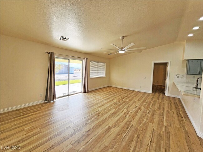 Building Photo - 3741 Malibou Ave