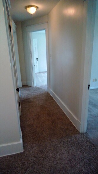 Building Photo - 106 Vine St