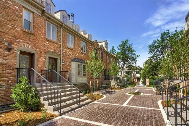 Building Photo - 338 Clayton St