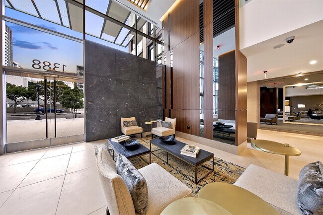 Building Photo - "Stunning 2-Bed, 2-Bath Urban Retreat with 1161 Sq Ft of Comfort in Downtown San Diego!"