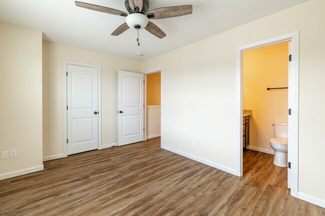 Building Photo - 923 Warrior Hill Dr