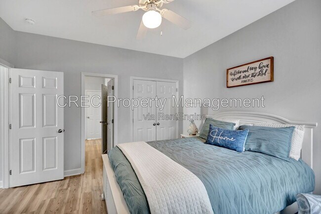 Building Photo - 147 Palm Cove Way