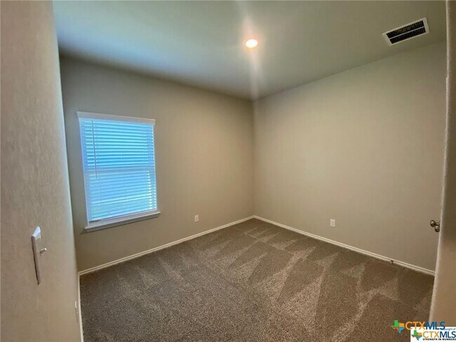 Building Photo - 2445 Ayers Dr