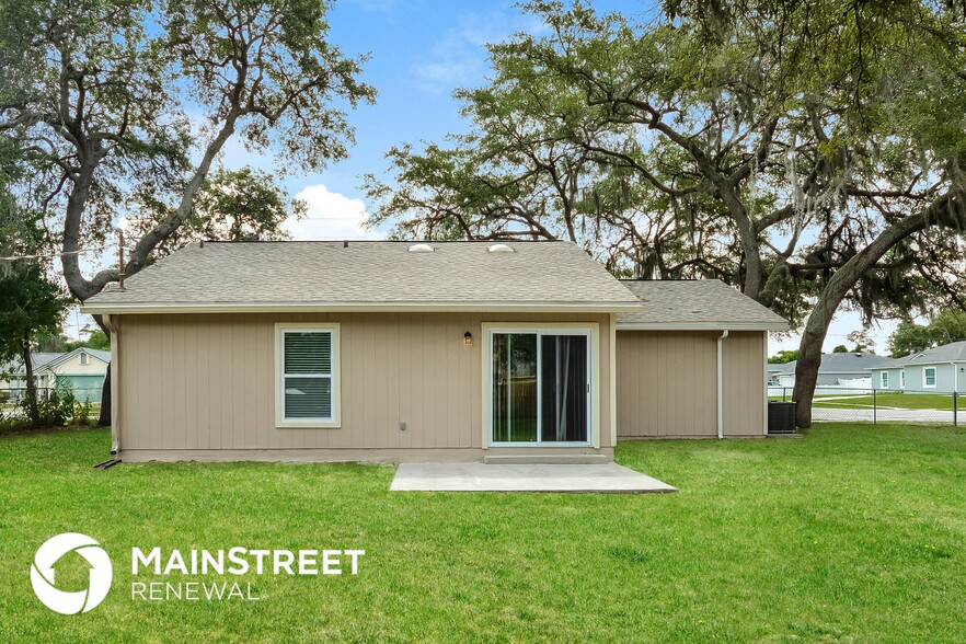Building Photo - 2714 Waco Dr E