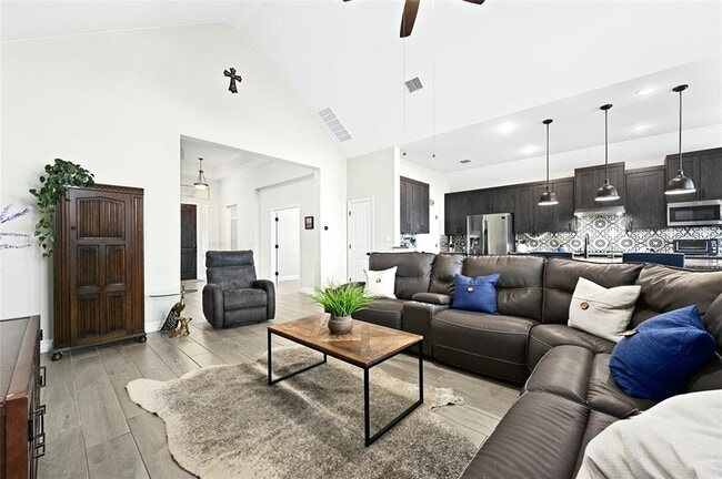 Building Photo - 117 White Steppe Way