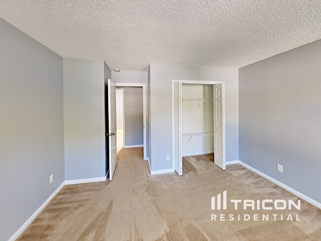 Building Photo - 2906 Laurel Wood Dr