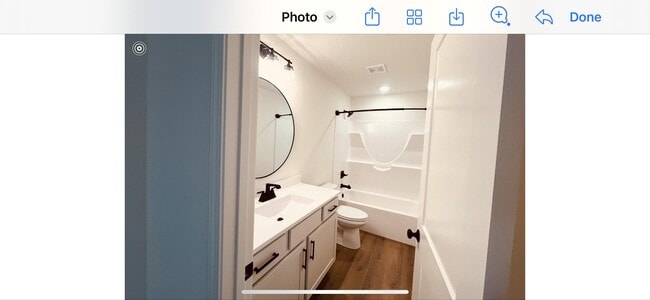 Building Photo - 190 N Luna Ln