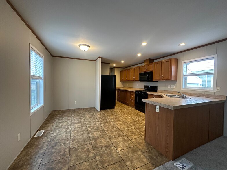 Building Photo - 2131 Windover Dr