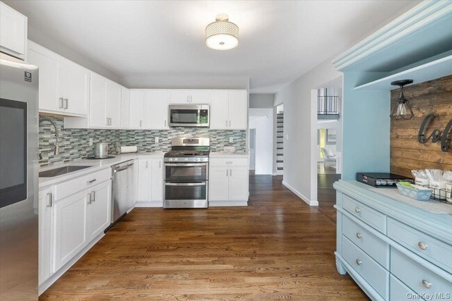 Building Photo - 107 Tennyson Dr