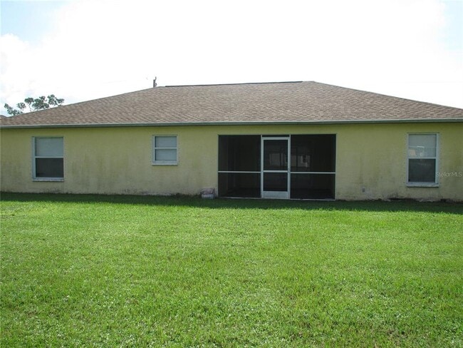 Building Photo - 4565 Fairlane Dr