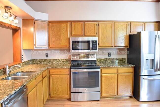 Building Photo - 310 Cobb Island Ct