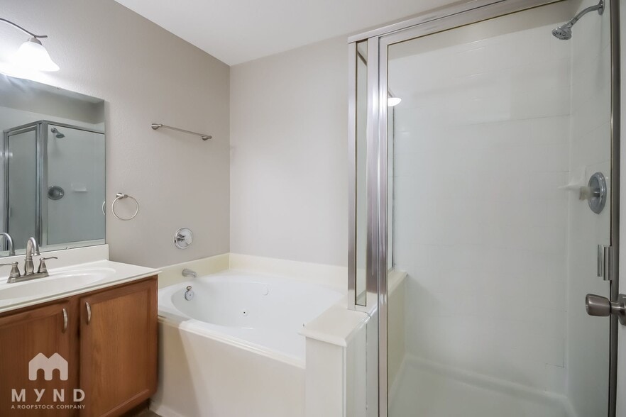 Building Photo - 7318 Rosebud Bend Dr