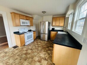 Building Photo - 2-Bedroom Apartment in Atlantic Heights| Close to Downtown Portsmouth| Heat Included!