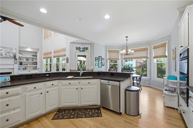 Building Photo - 3308 Fieldwood Dr SE