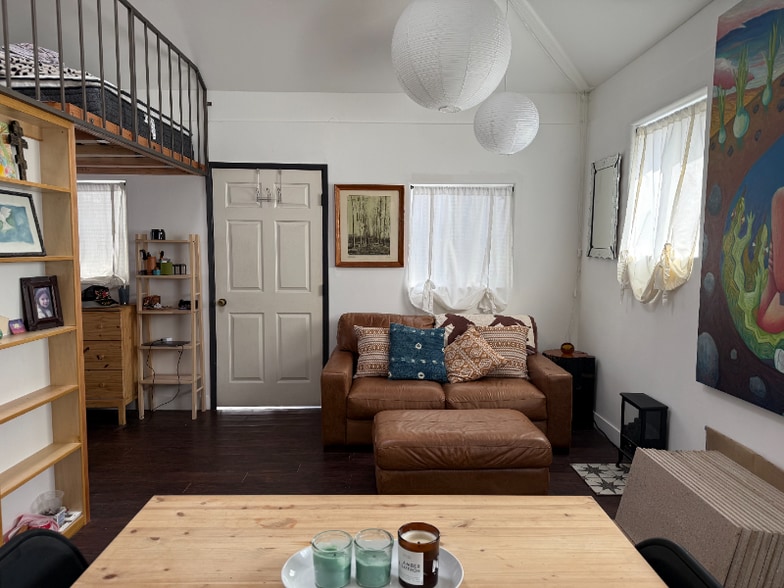 Building Photo - 3060 Marmil Ave