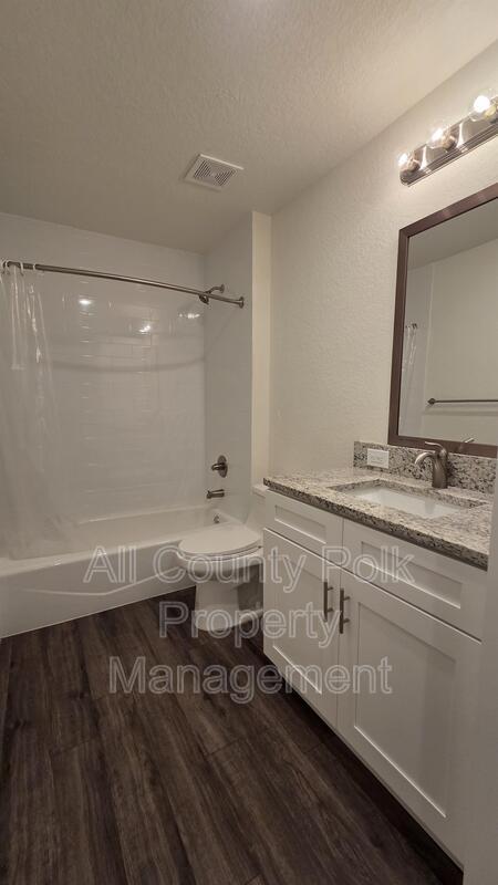 Building Photo - 915 Ariana St