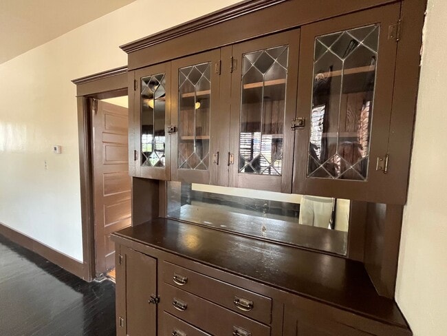 Building Photo - Historic, Charming Home in Coronado Distri...