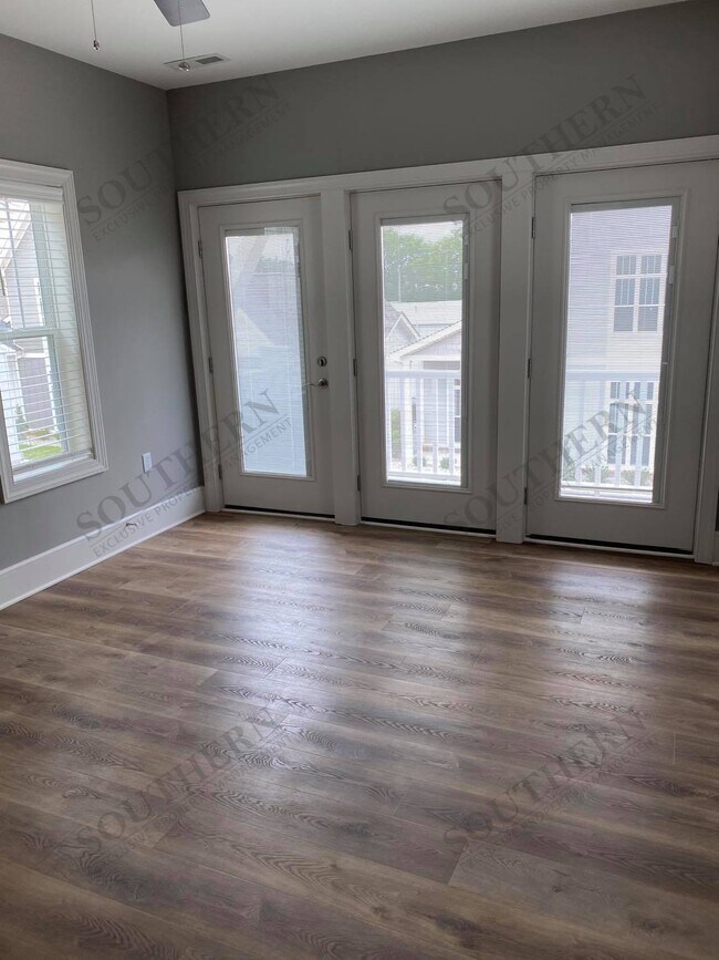 Building Photo - 6152 Scottsville Rd