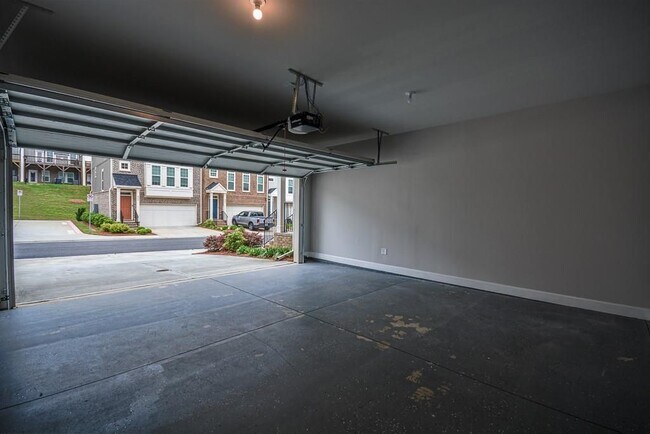 Building Photo - 845 Atwood Ln