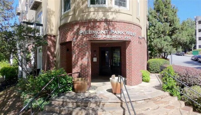 Building Photo - 1029 Piedmont Ave NE