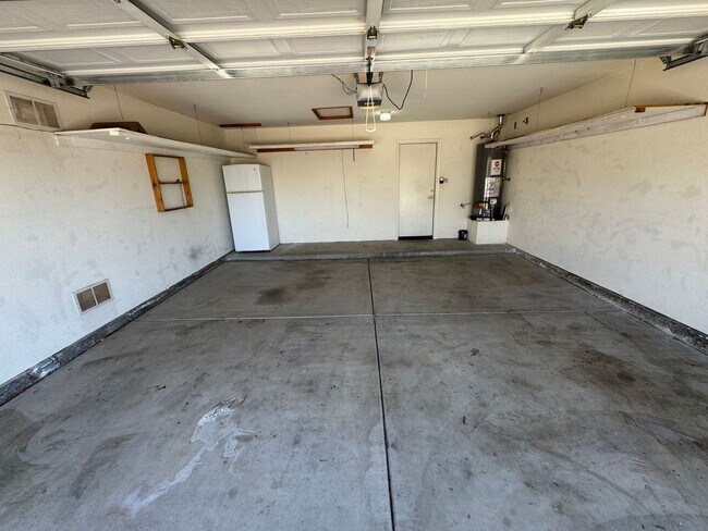 Building Photo - 4709 E Prickly Pear Trail