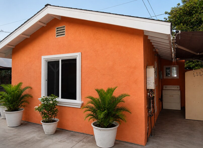 Building Photo - 2774 Baltic Ave