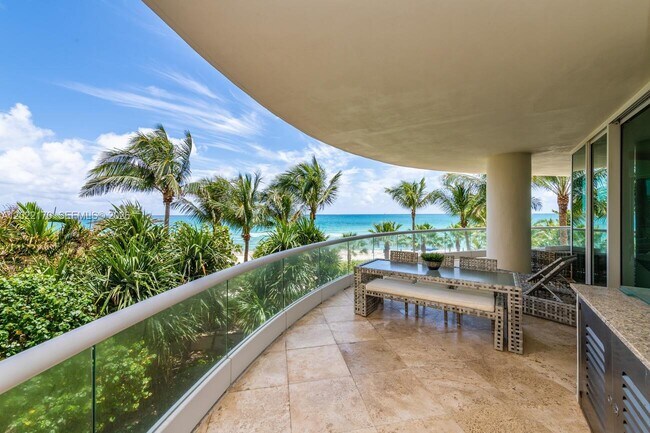 Building Photo - 16051 Collins Ave