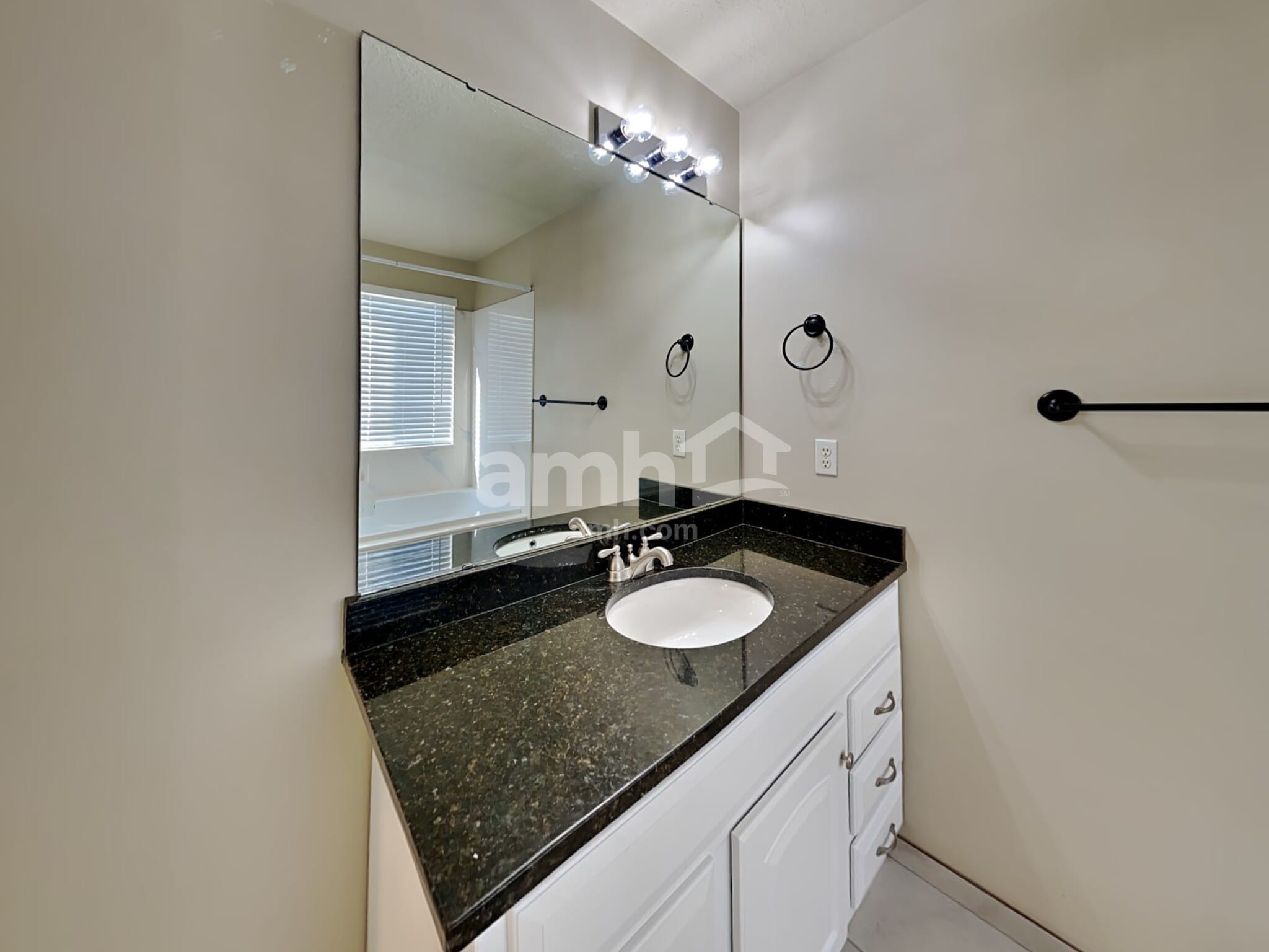 Building Photo - 2169 1520 N