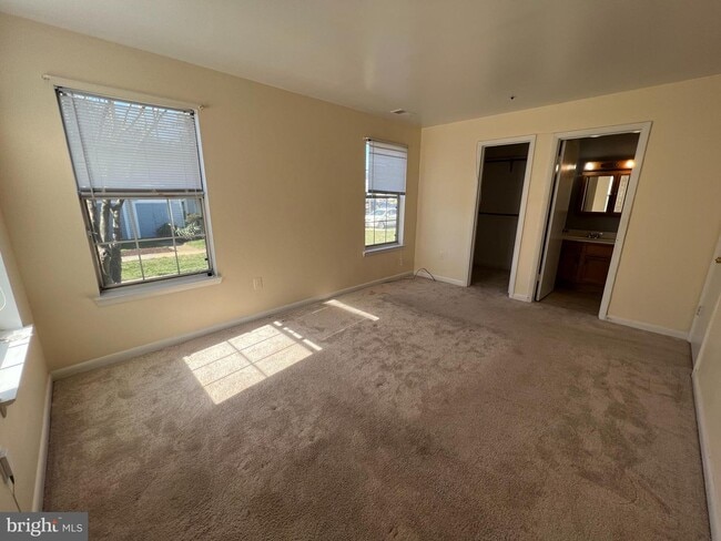 Building Photo - 8720 Grasmere Ct