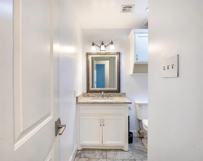 Building Photo - 418 Land Grant Dr