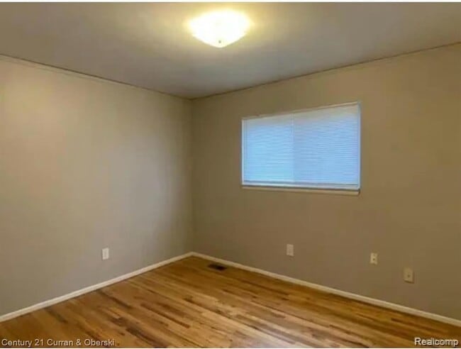 Building Photo - 467 S Marie St