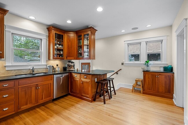 Building Photo - Gorgeous Wash Park Bungalow!