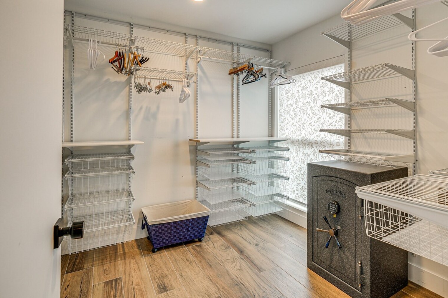 Building Photo - 2331 E Lupine Ave