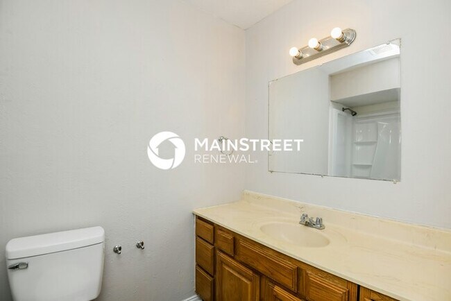 Building Photo - 3 Bedroom Pet-Friendly Home in Irving, TX with Main Street Renewal