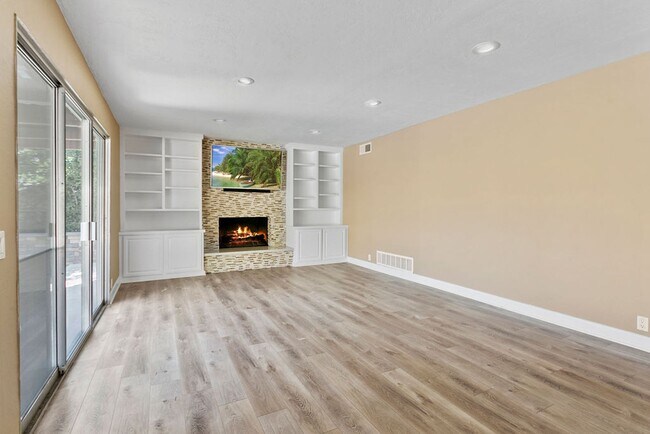 Building Photo - Upgraded Pool Home in Wonderful Mission Vi...